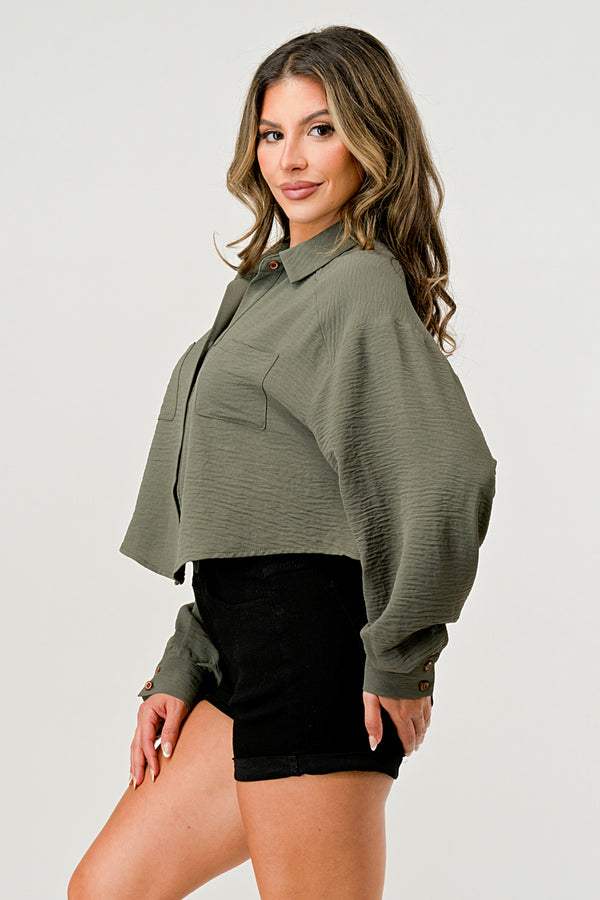 Women's Oversized Button-Up Shirt - Casual and Stylish Cropped Top